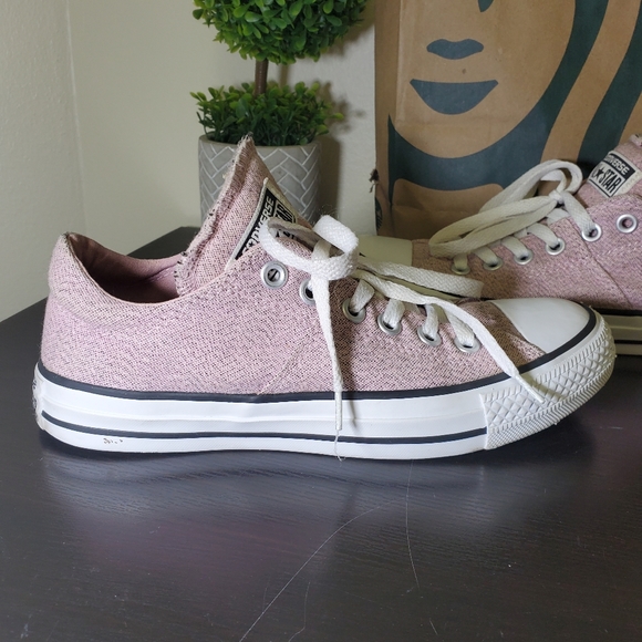 Pink Converse - Picture 4 of 8
